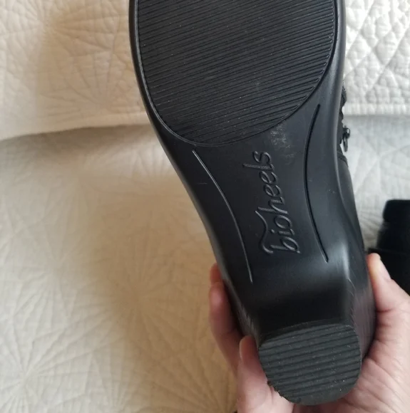 OrthoFeet Emma Black Ankle Boots - Picture 3 of 5